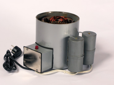 Stator, plášť motora, krabica s el. rozvody a istením drviča kuchynského odpadu